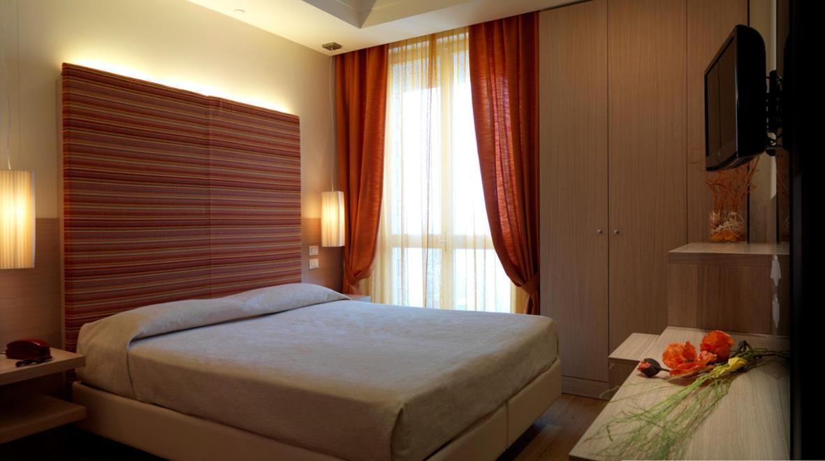 Alexandra Plaza Hotel Riccione Buitenkant foto