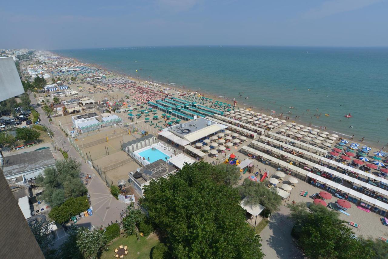 Alexandra Plaza Hotel Riccione Buitenkant foto
