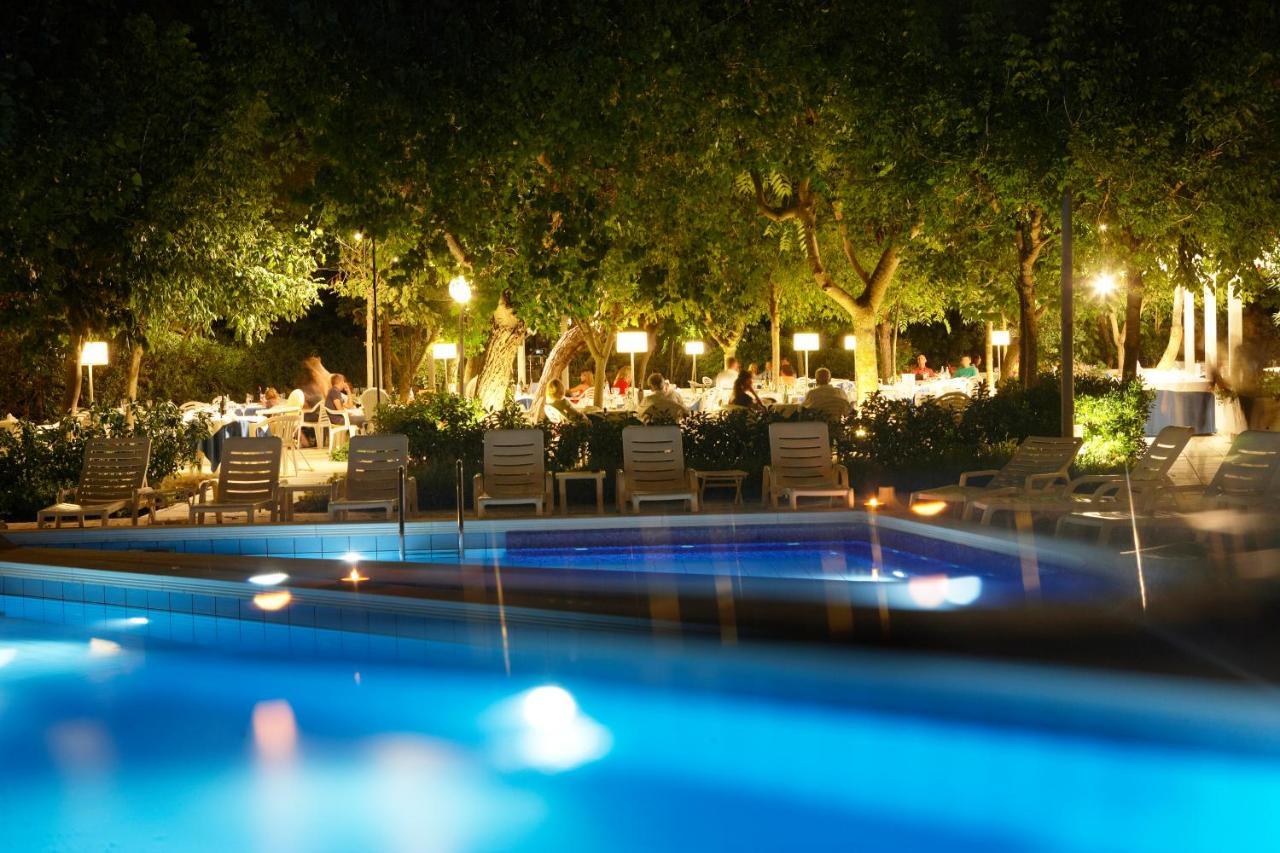 Alexandra Plaza Hotel Riccione Buitenkant foto
