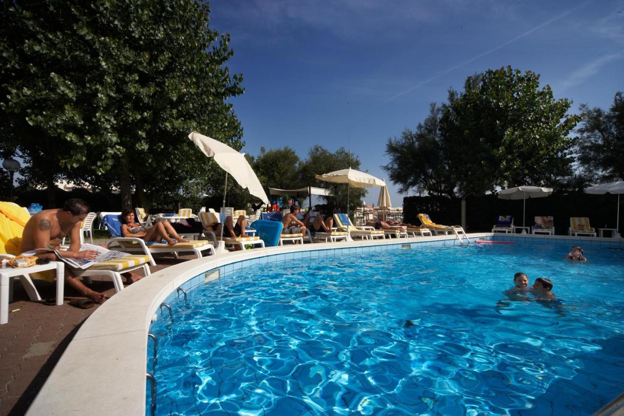 Alexandra Plaza Hotel Riccione Buitenkant foto