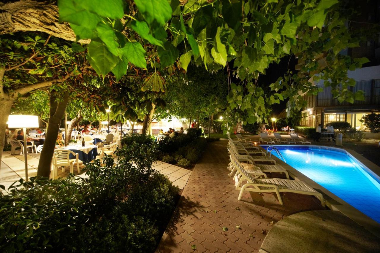 Alexandra Plaza Hotel Riccione Buitenkant foto
