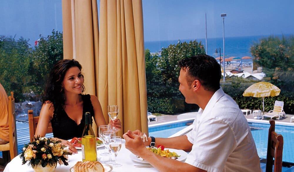 Alexandra Plaza Hotel Riccione Buitenkant foto