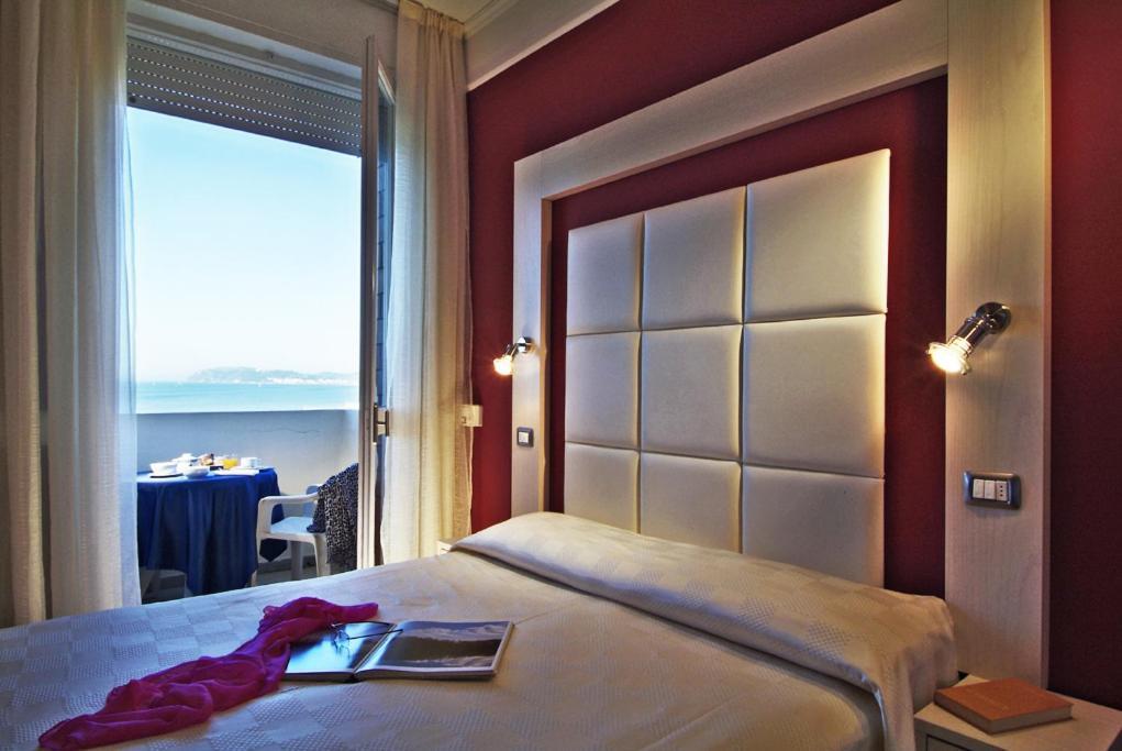 Alexandra Plaza Hotel Riccione Buitenkant foto