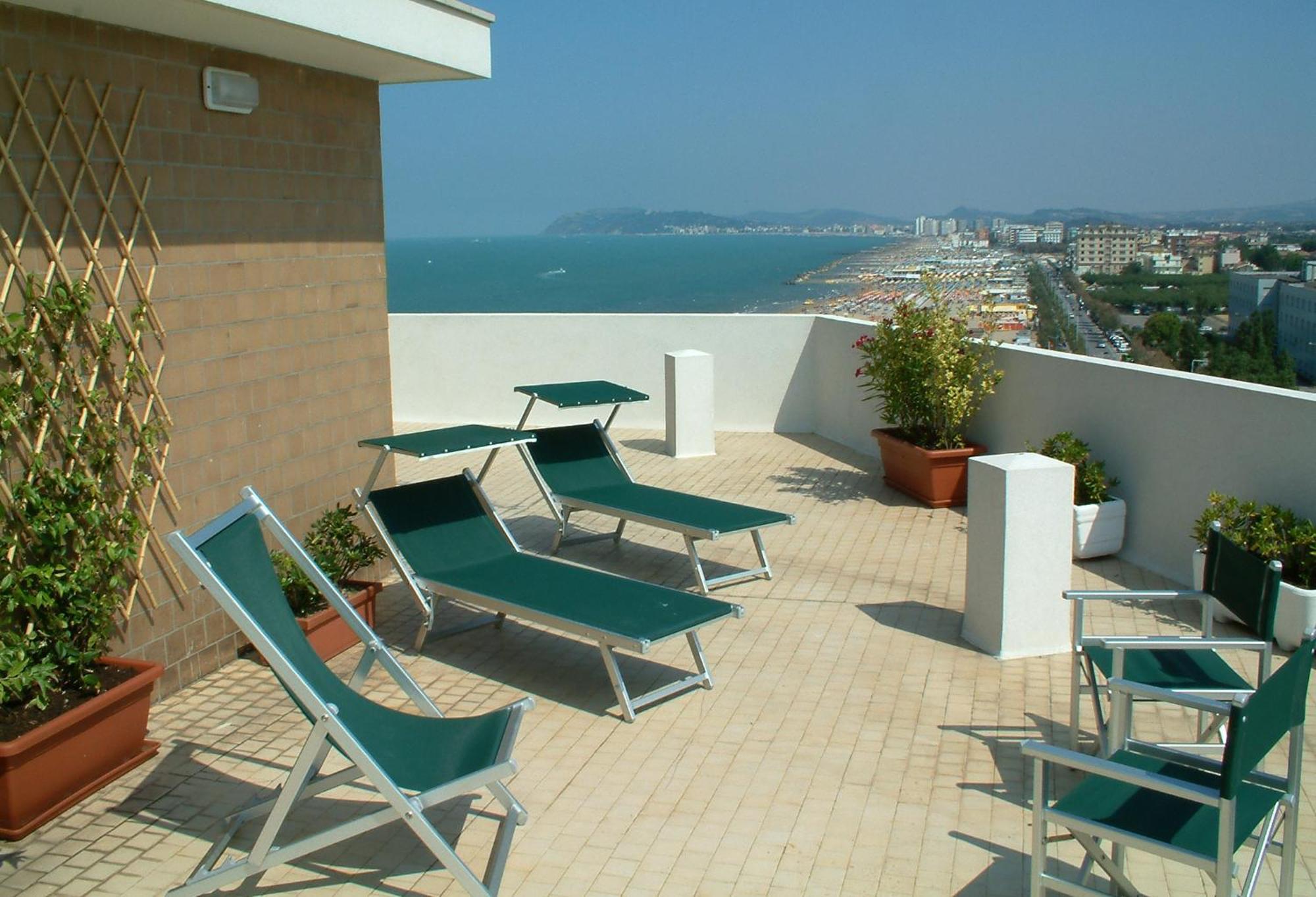 Alexandra Plaza Hotel Riccione Buitenkant foto
