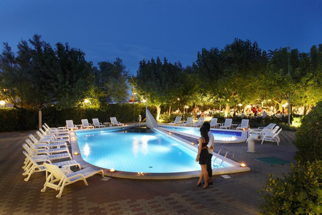 Alexandra Plaza Hotel Riccione Buitenkant foto