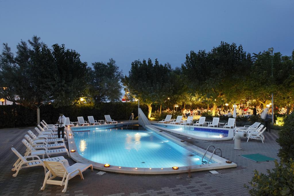 Alexandra Plaza Hotel Riccione Buitenkant foto